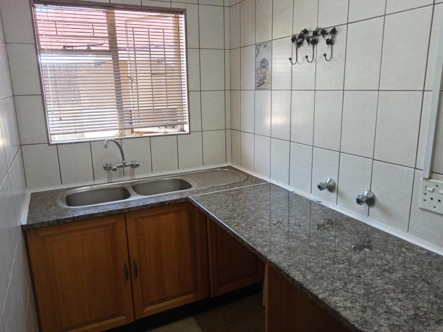 To Let 3 Bedroom Property for Rent in Safari Gardens North West